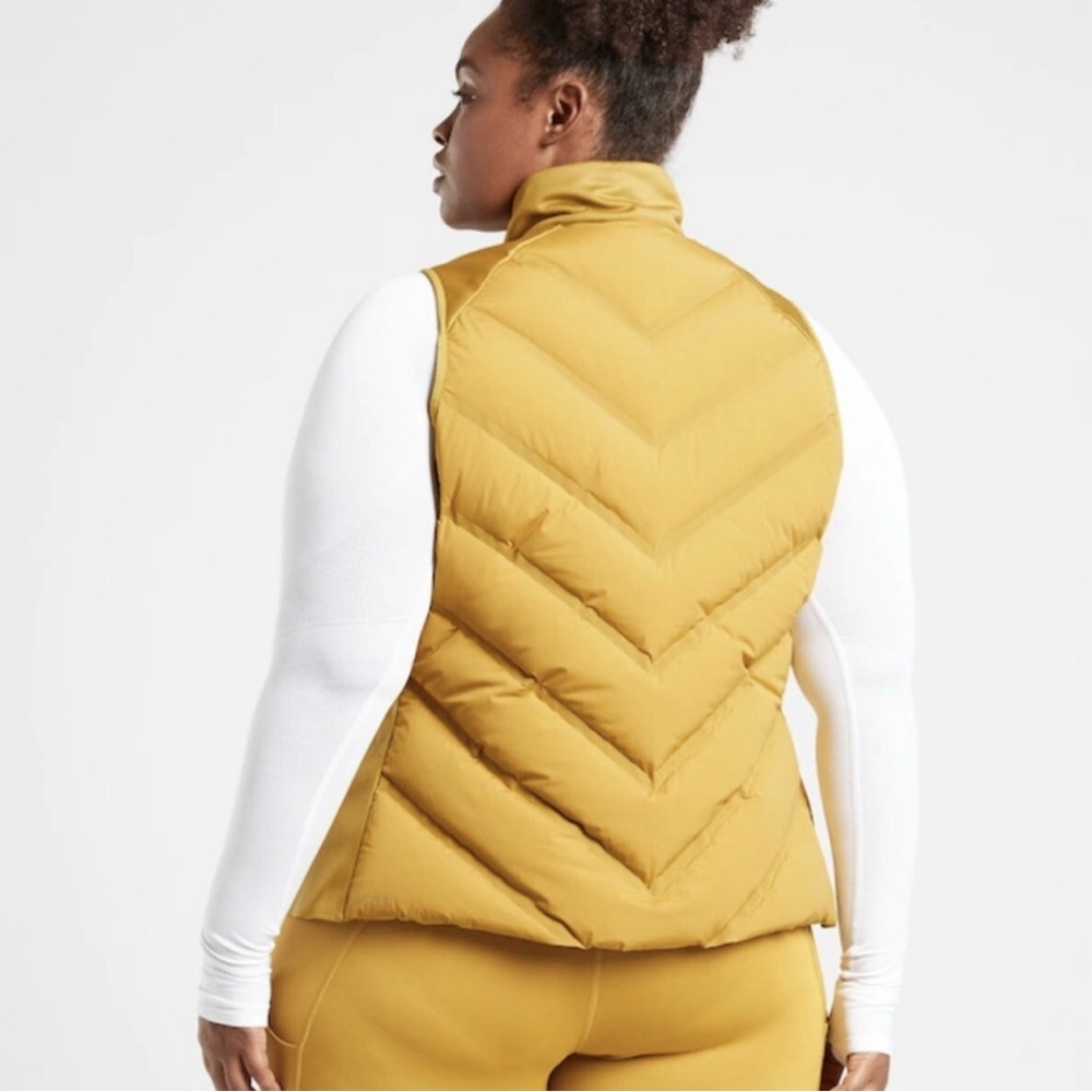 Athleta Inlet Stretchy Vest in Oxidized Yellow Size XXL - Picture 2 of 15